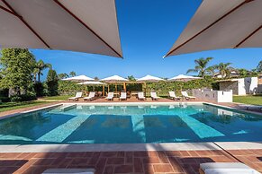 Villa Carlotta Resort