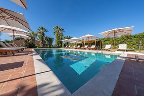 Villa Carlotta Resort