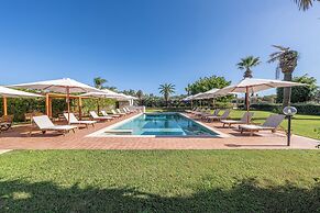 Villa Carlotta Resort