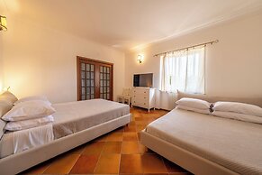 Villa Carlotta Resort