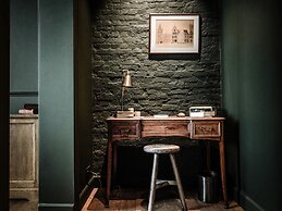 1898 The Post & Porter's house