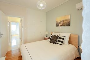 Cosy & Bright 2 Bedroom Apartment in Koukaki
