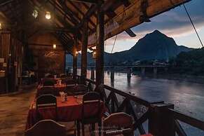 Nong Kiau Riverside