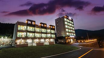 Aria Pension Resort