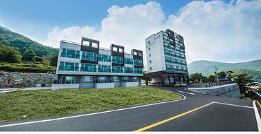 Aria Pension Resort