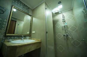 Boulevard Hotel