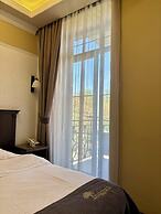 Boulevard Hotel