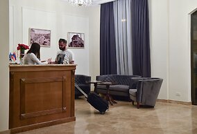 Boulevard Hotel