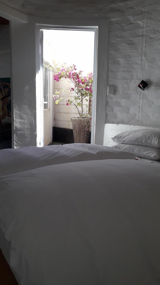 Alternative Space B & B