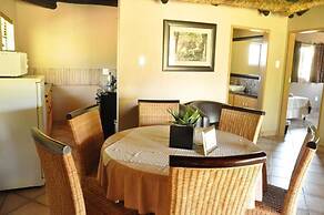 Ukutula Lodge & Game Reserve