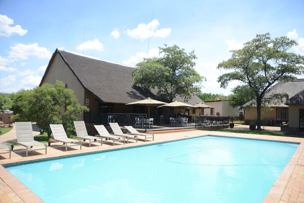 Ukutula Lodge & Game Reserve