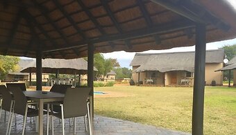 Ukutula Lodge & Game Reserve