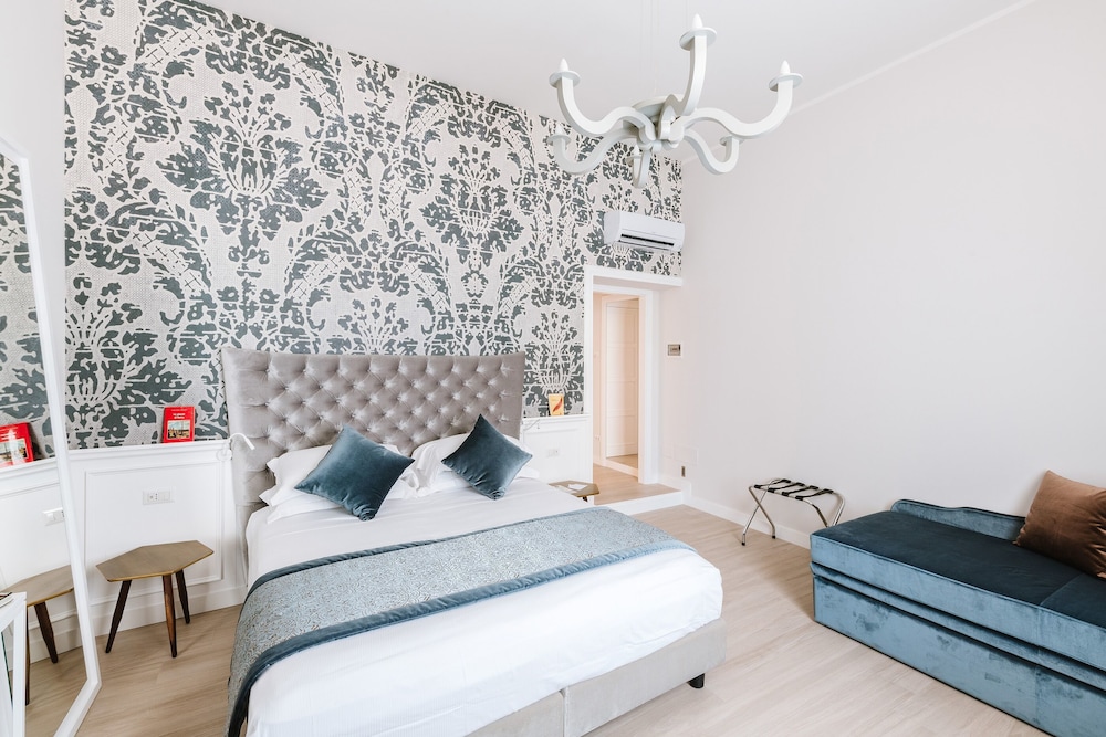 Rhea Silvia Luxury Navona