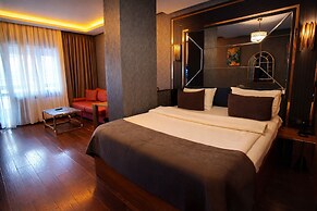 216 Eagle Palace Suite
