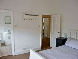 Corner House Apartment
