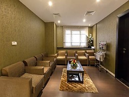 Florida Square Hotel