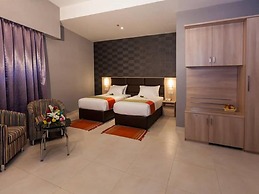 Florida Square Hotel