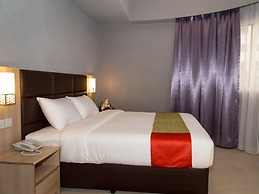 Florida Square Hotel