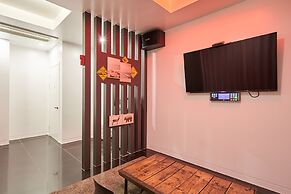 Show Hotel