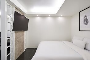 Show Hotel