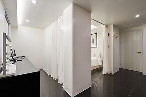 Show Hotel