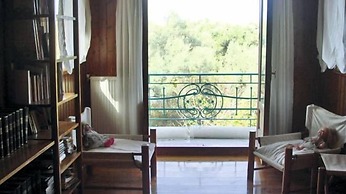 Gyra Villas