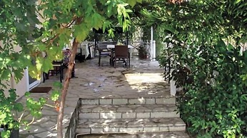 Gyra Villas