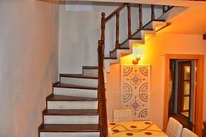 Ada Bungalow Hotel