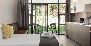 Westciti Caroco Aparthotel