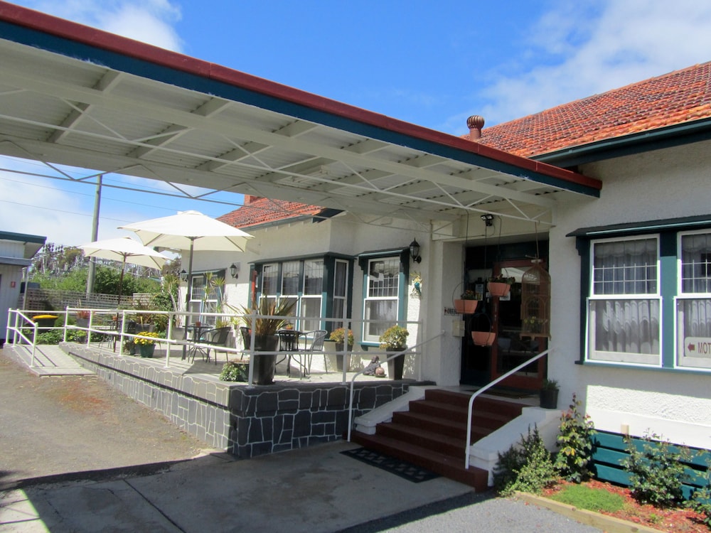 The Highlander Motel - 24HR Check In