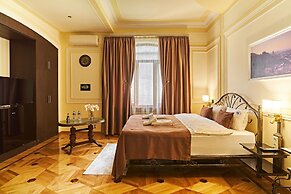 S&L Boutique Hotel