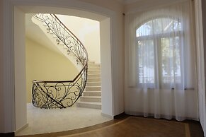 S&L Boutique Hotel