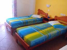 Golden Star Rooms