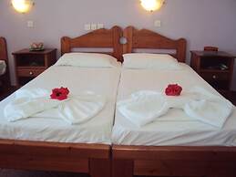 Golden Star Rooms