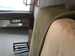 Rolling Wave Guesthouse