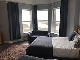 Rolling Wave Guesthouse