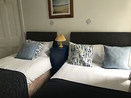 Rolling Wave Guesthouse