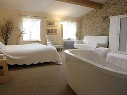 La Maison Vieille