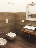 Nenetta Rooms