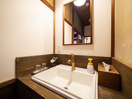 Inase Otsu Machiya Bed & Breakfast