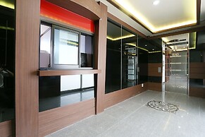 Alps Hotel