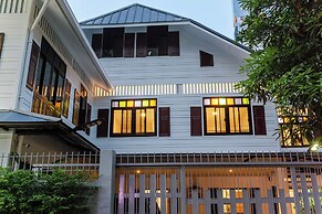 Diff Hostel