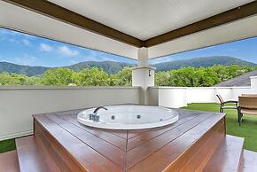 Private Penthouse 407