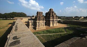 Evolve Back, Hampi