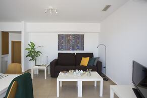 SingularStays Mar44