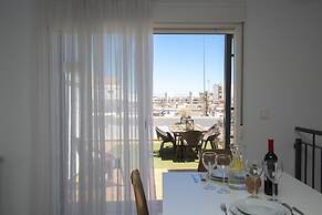 SingularStays Mar44