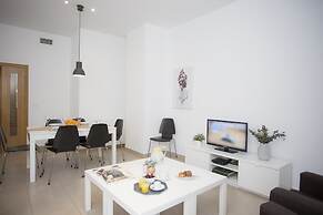 SingularStays Mar44