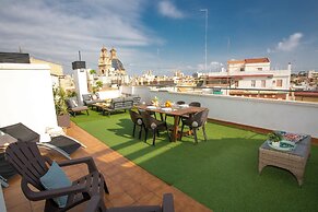 SingularStays Mar44