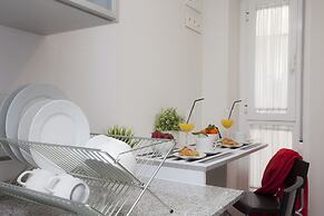 SingularStays Mar44
