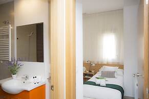 SingularStays Mar44
